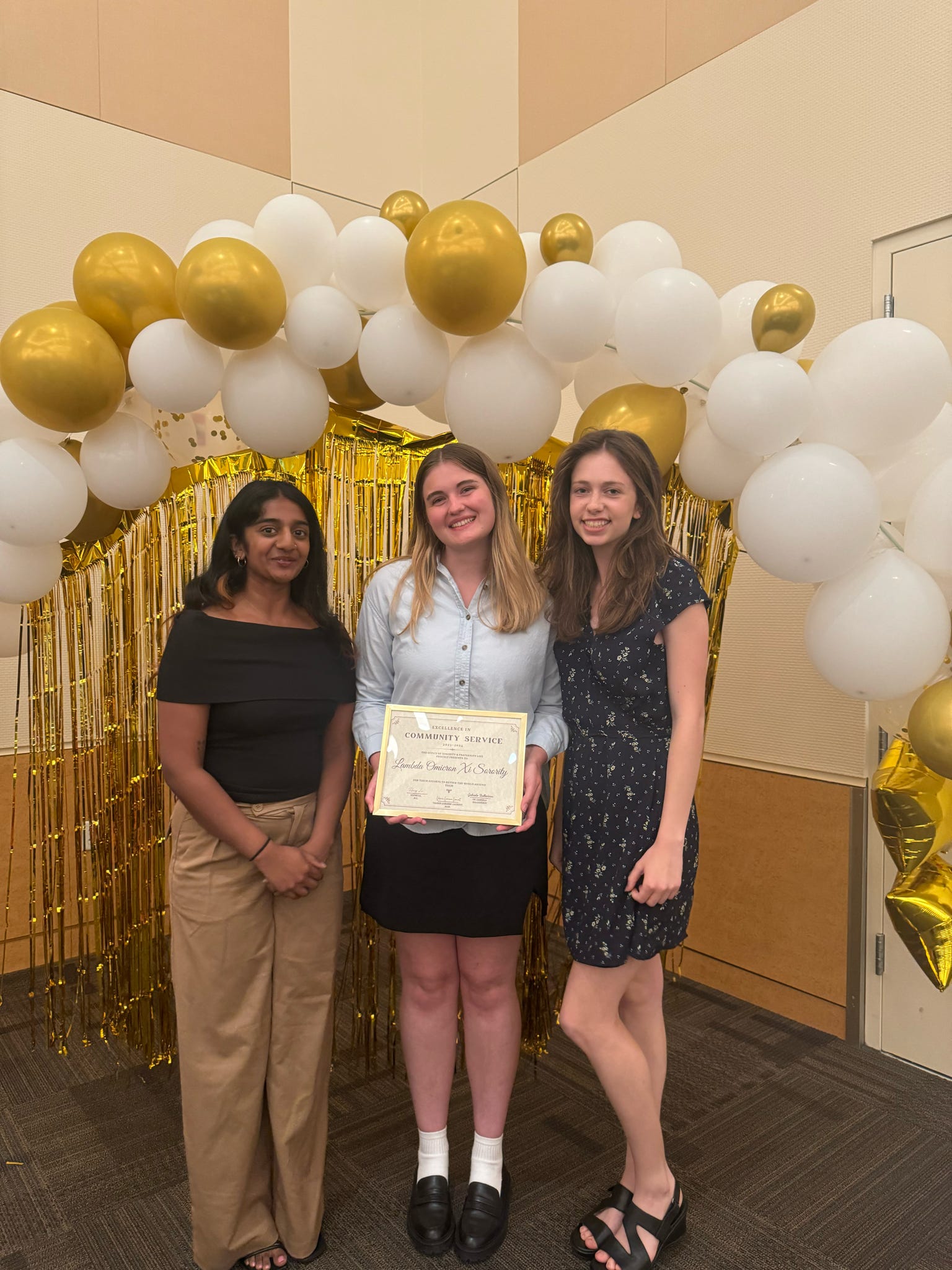 Lambda Omicron Xi Gallery Image